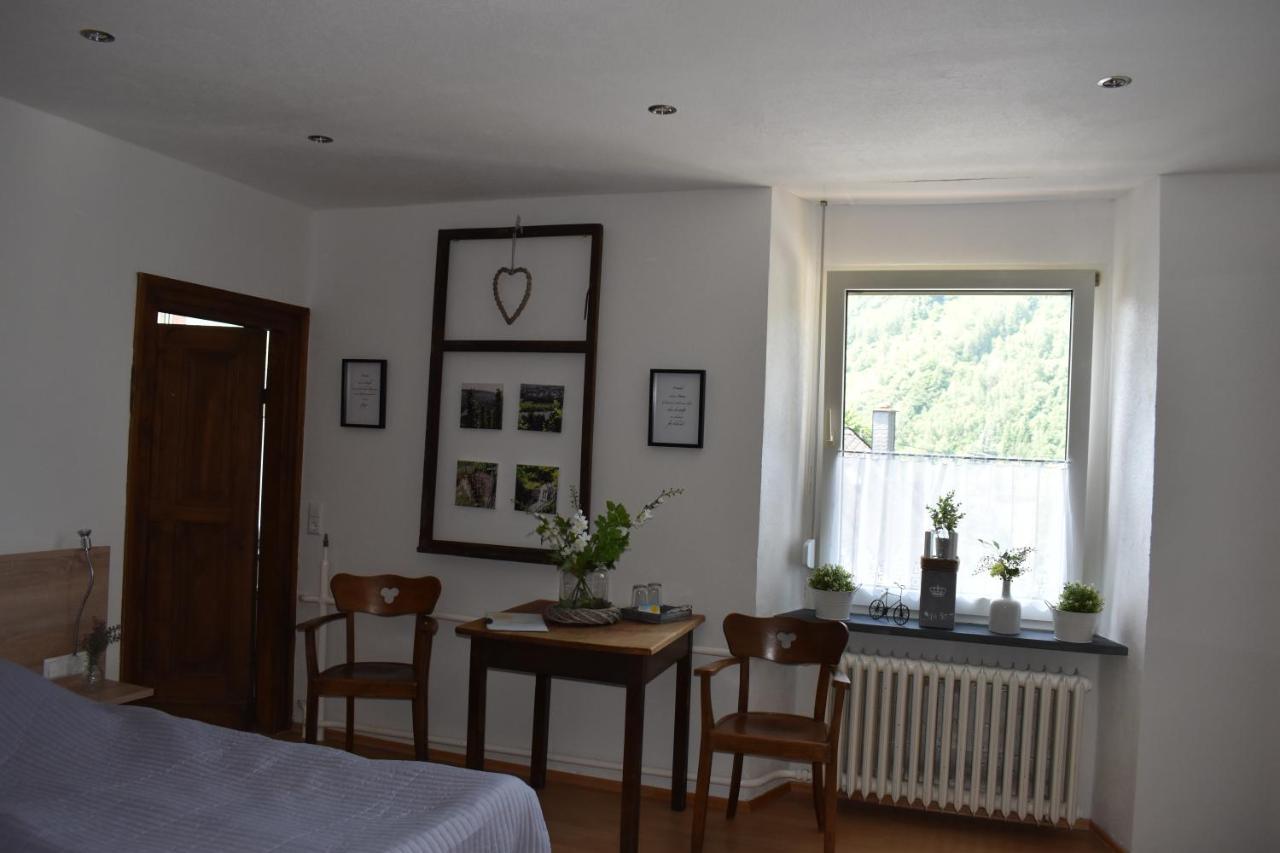Landgasthof Zur Sonne Enkirch Exterior photo