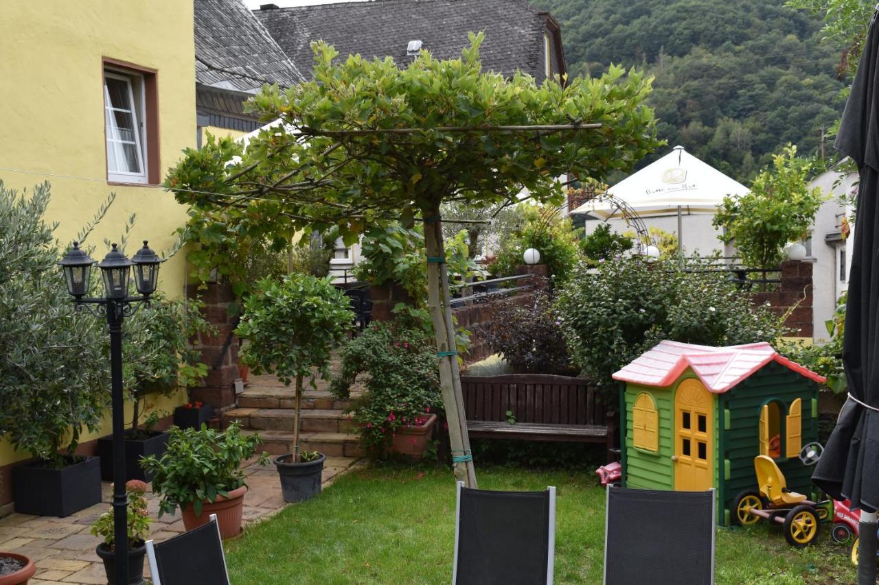 Landgasthof Zur Sonne Enkirch Exterior photo